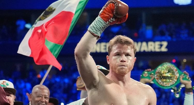 SaÃºl â€œCaneloâ€ Ãlvarez vence a William Scull y vuelve a ser campeÃ³n indiscutible de peso supermediano