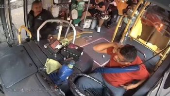 Pasajero golpea a chofer de transporte público en Guadalajara y lo deja en coma (Video)