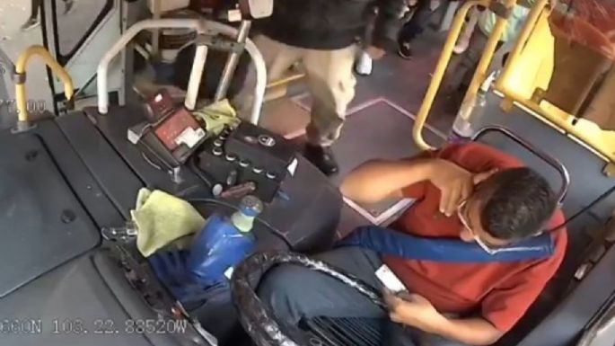 Chofer es golpeado con un termo por pasajero y queda en coma: Lo que se sabe