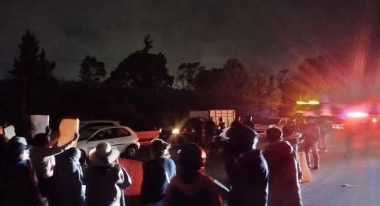 Tras bloqueo de 12 horas, reabren autopista Puebla-Ciudad de México
