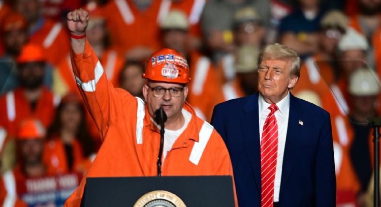 Trump dice que duplicará aranceles al acero extranjero del 25% al 50%