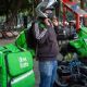 Repartidores de aplicaciones exigen claridad sobre ley para trabajadores de plataformas digitales