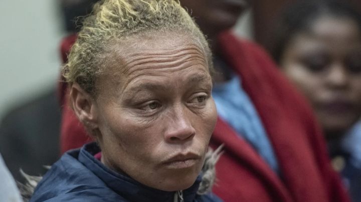 Una mujer sudafricana es condenada a cadena perpetua por vender a su hija de seis años