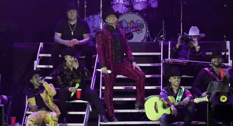 Grupo Firme cancela un concierto en EU, alega que administración Trump les suspendió las visas