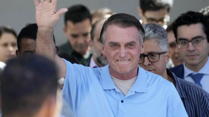 Jair Bolsonaro sale del hospital tras recuperarse de una cirugía intestinal