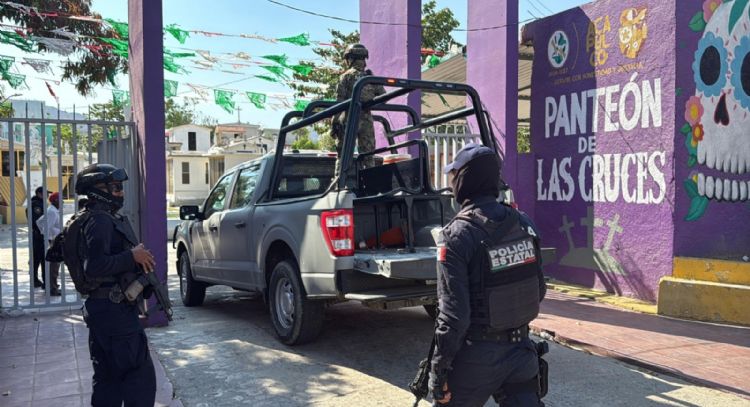 En pleno Día de la Santa Cruz, tres albañiles son asesinados en un panteón de Acapulco