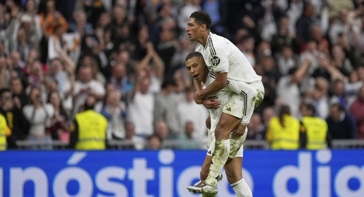 Mbappé marca dos veces y Madrid gana para estar a 4 puntos del Barça antes del "Clásico"