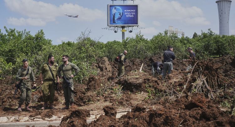 Al menos seis heridos por el impacto de un misil hutí cerca del aeropuerto israelí Ben Gurión