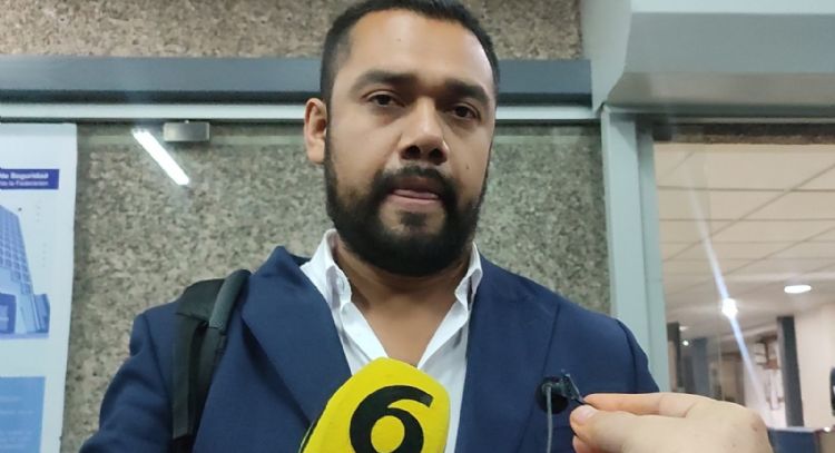 El alcalde de Teuchitlán "se encuentra tranquilo, dentro de lo que cabe", dice su abogado