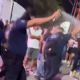 Policías rocían gas pimienta a asistentes a concierto de "El Gran Silencio" en Manzanillo (Video)