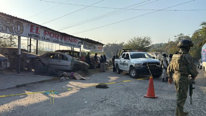 Cadáveres de dos mujeres y un menor son hallados afuera de un deshuesadero en Acapulco