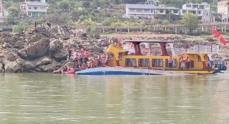Viento vuelca cuatro barcos turísticos en China; suman 10 muertos y 70 heridos