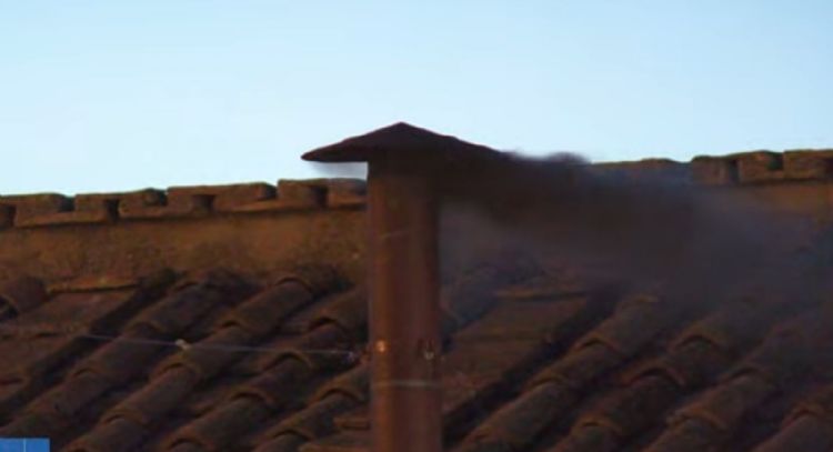 Cónclave día 1: No hay nuevo Papa; sale humo negro en la Capilla Sixtina