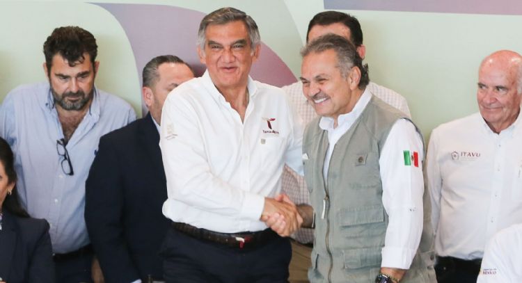 Gobernador Américo Villarreal y director general del Infonavit Octavio Romero se reúnen