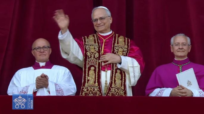 Hablando español y recordando a Francisco: Esto dijo el Papa León XIV en su primer discurso