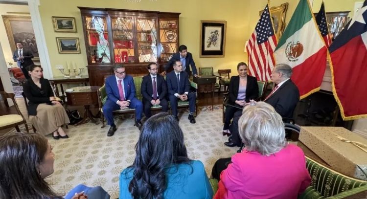 Gobernadora de Chihuahua se reúne con Greg Abbott para fortalecer relación con Texas