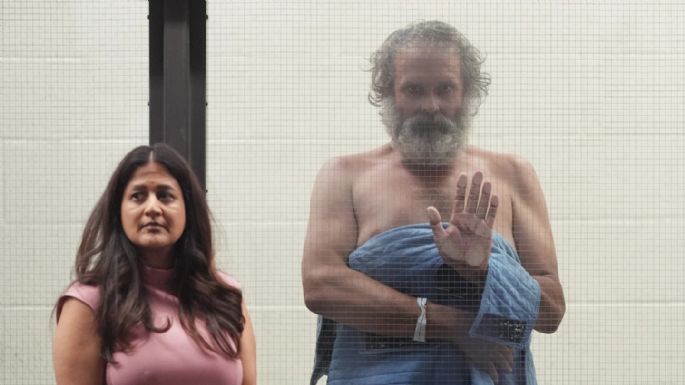 Presunto acosador de Jennifer Aniston aparece en la corte sin camisa y ordenan una evaluación mental