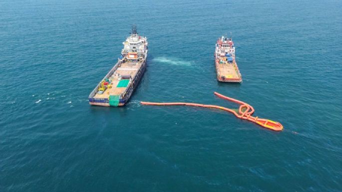 El PAN exige llevar a la FGR el derrame de petróleo en la refinería de Dos Bocas