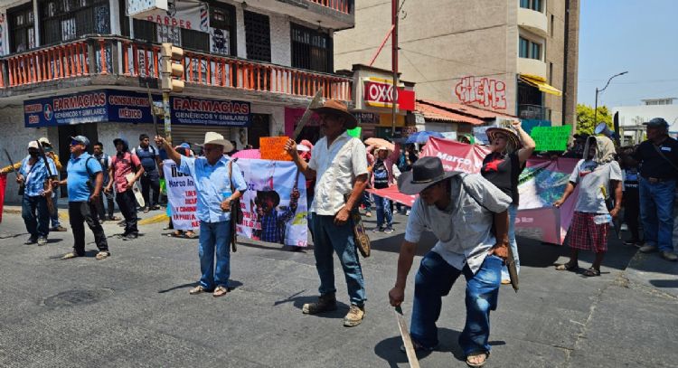 Marchan en Guerrero para exigir justicia por asesinato de opositor al proyecto La Parota