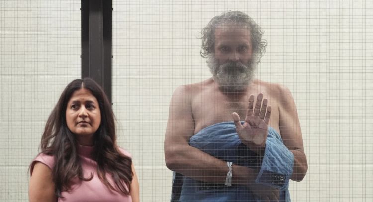Presunto acosador de Jennifer Aniston aparece en la corte sin camisa y ordenan una evaluación mental