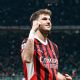 Santiago Gimenez anota dos goles en la victoria del Milan por 3-1 ante el Bolonia