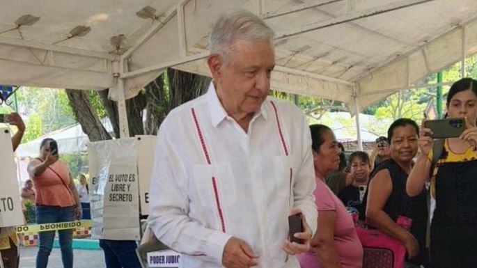 AMLO reaparece para votar en la elección judicial