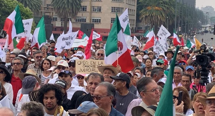 Realizan marcha contra elección al Poder Judicial en la Ciudad de México (Videos)