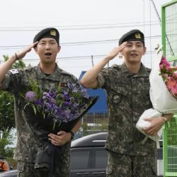BTS busca reunirse este año mientras dos miembros más terminan su servicio militar