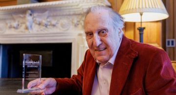 El periodista, espía y escritor Frederick Forsyth muere a los 86 años; escribió "El día del chacal"