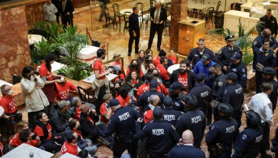 Policía de Nueva York detiene a 24 personas en una manifestación contra el ICE en la Torre Trump