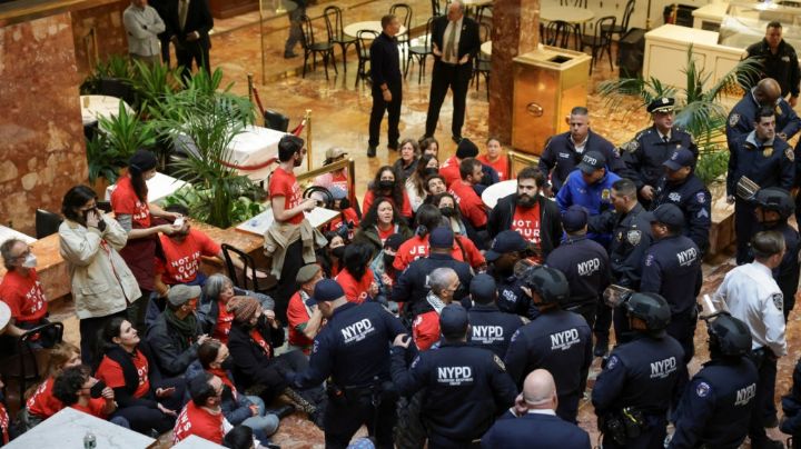 Policía de Nueva York detiene a 24 personas en una manifestación contra el ICE en la Torre Trump