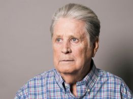 Brian Wilson, líder visionario de los Beach Boys y juglar del verano, muere a los 82 años