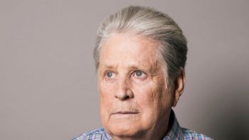 Brian Wilson, líder visionario de los Beach Boys y juglar del verano, muere a los 82 años
