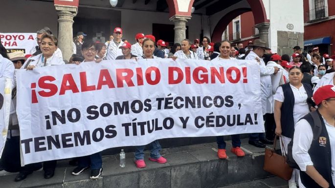 “IMSS-Bienestar, fracaso nacional”, gritan trabajadores de Salud de Puebla; denuncian colapso