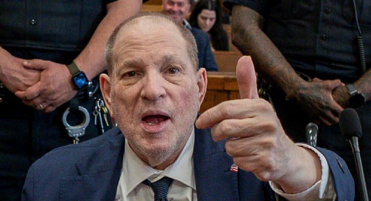 Jurado condena a Harvey Weinstein por agresión sexual