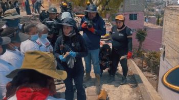 Madres buscadoras apoyan protesta de trabajadores judiciales; su lucha es la misma