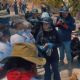 Madres buscadoras apoyan protesta de trabajadores judiciales; su lucha es la misma