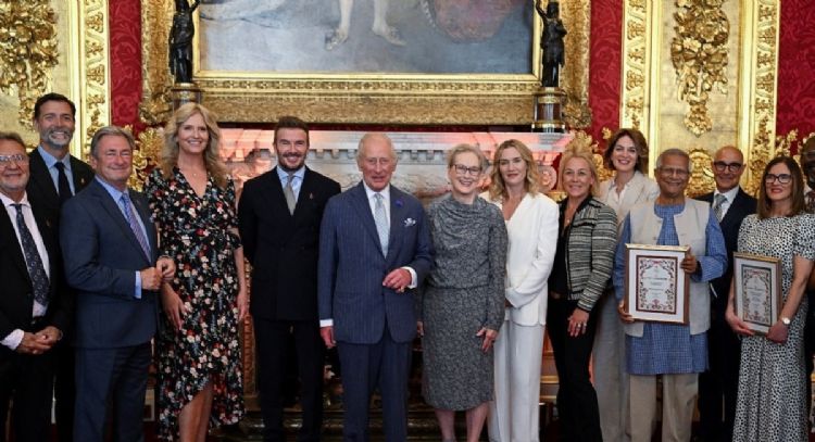 David Beckham, nombrado caballero por el rey Carlos III