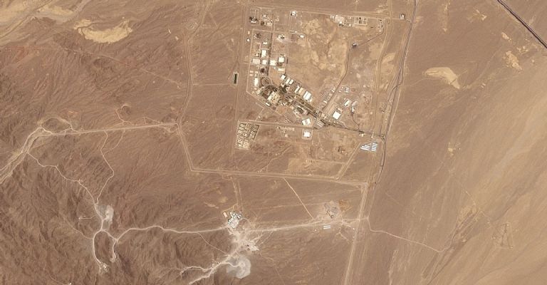 Imágenes satelitales muestran daños en bases de misiles iraníes tras ataques israelíes. Foto: AP