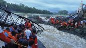 Foto ilustrativa de la nota titulada: Dos muertos y 32 heridos tras derrumbe de un puente en destino turístico en la India (Video)