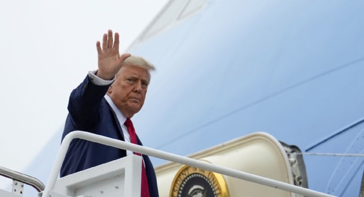 Trump compara los ataques a Irán con Hiroshima y Nagasaki y llama "escoria" a la prensa