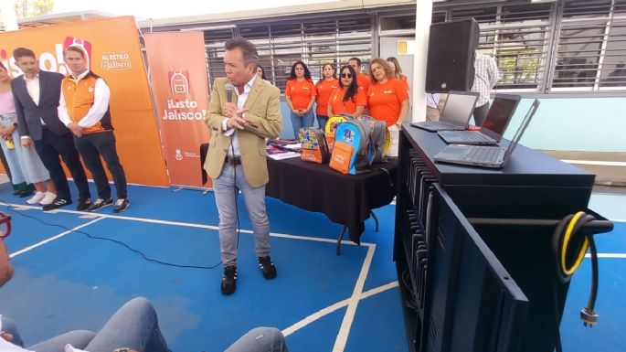 A tres meses del caso Teuchitlán, Lemus regresa al municipio para entregar apoyos escolares