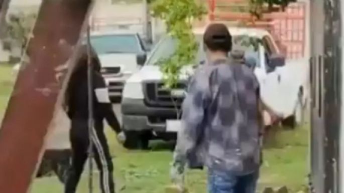 Hombre dispara y embiste a dos mujeres tras pelea por terreno