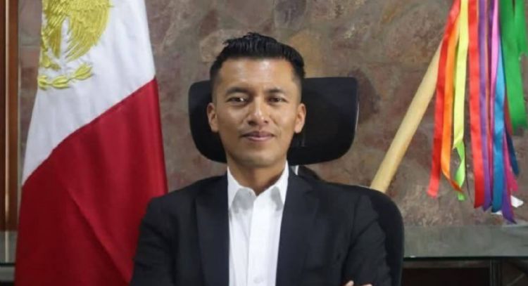 ¿Cuánto gana el alcalde de Tolimán, involucrado en polémica por un supuesto reloj Rolex?