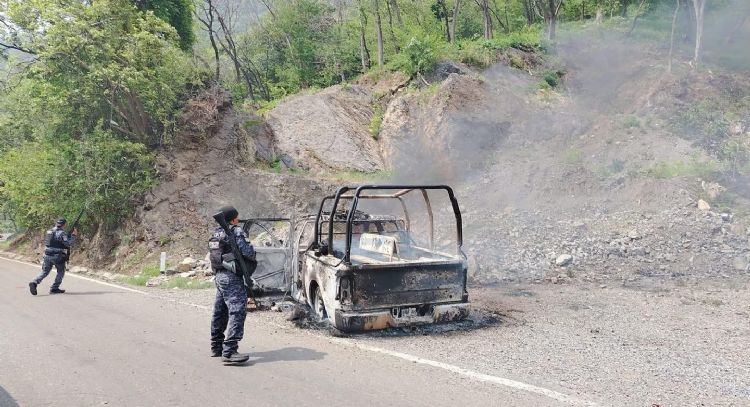 Cinco policías son emboscados y calcinados en una patrulla en Chiapas
