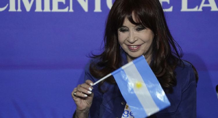 Cristina Fernández será candidata en Buenos Aires para frenar a la “derecha cruel y esotérica”