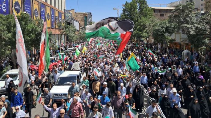 Miles de iraníes toman las calles en apoyo al gobierno y al Ejército frente a Israel