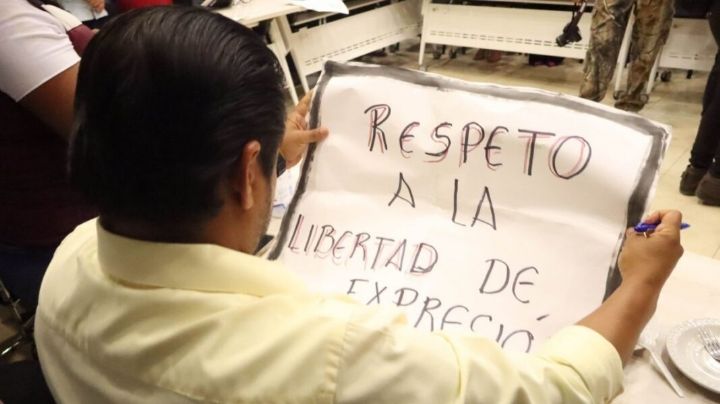 Vinculan a proceso a funcionario de Puebla por abuso de autoridad contra periodista