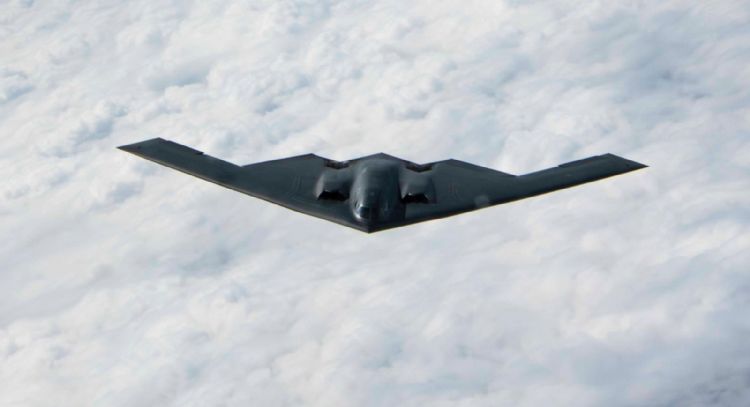 Los bombarderos estadunidenses B-2, la amenaza aérea para el programa nuclear iraní