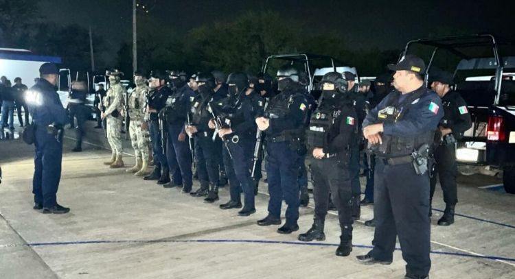 Realizan operativo a cuartel de policía de Juchitán por vínculos con delincuencia organizada